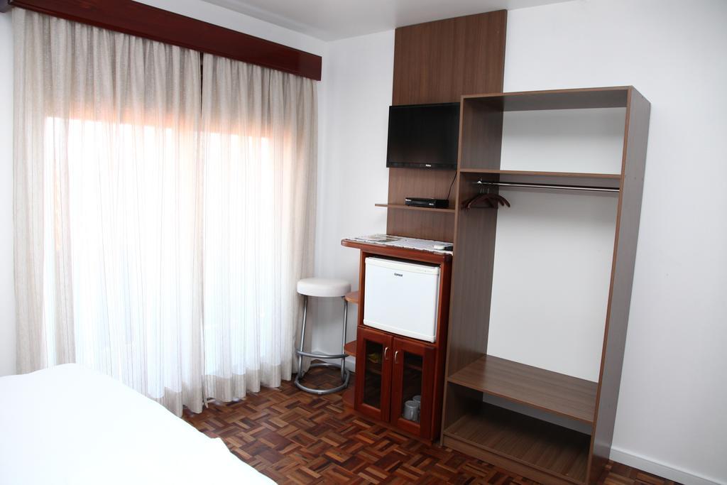 Hospedaria Gastehaus Enzian Treze Tílias Exteriör bild